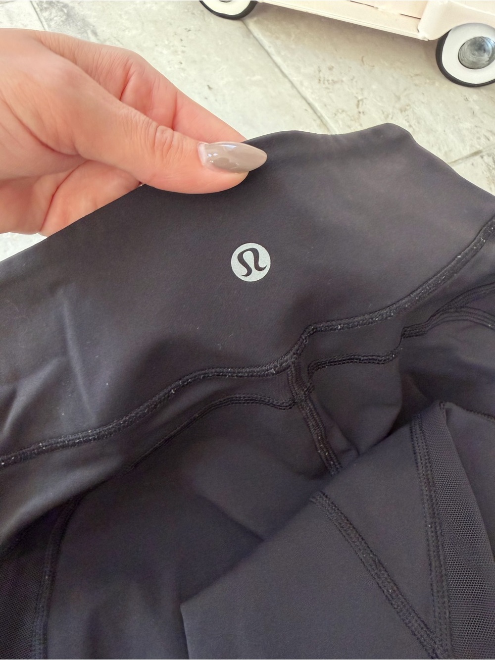 Lululemon Black High Rise Leggings Women’s Size 4 Ridded Detail Athletic Yoga - Picture 2 of 5